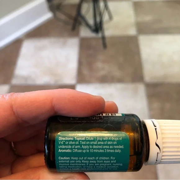 Sealed Young Living Ecuadorian Oregano 15 ml - Picture 3 of 3